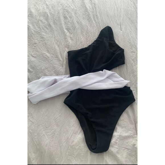 ✨ BEACH RIOT “Carlie” One-Shoulder Cutout Swimsuit – Size S – Made in USA - Picture 4 of 16